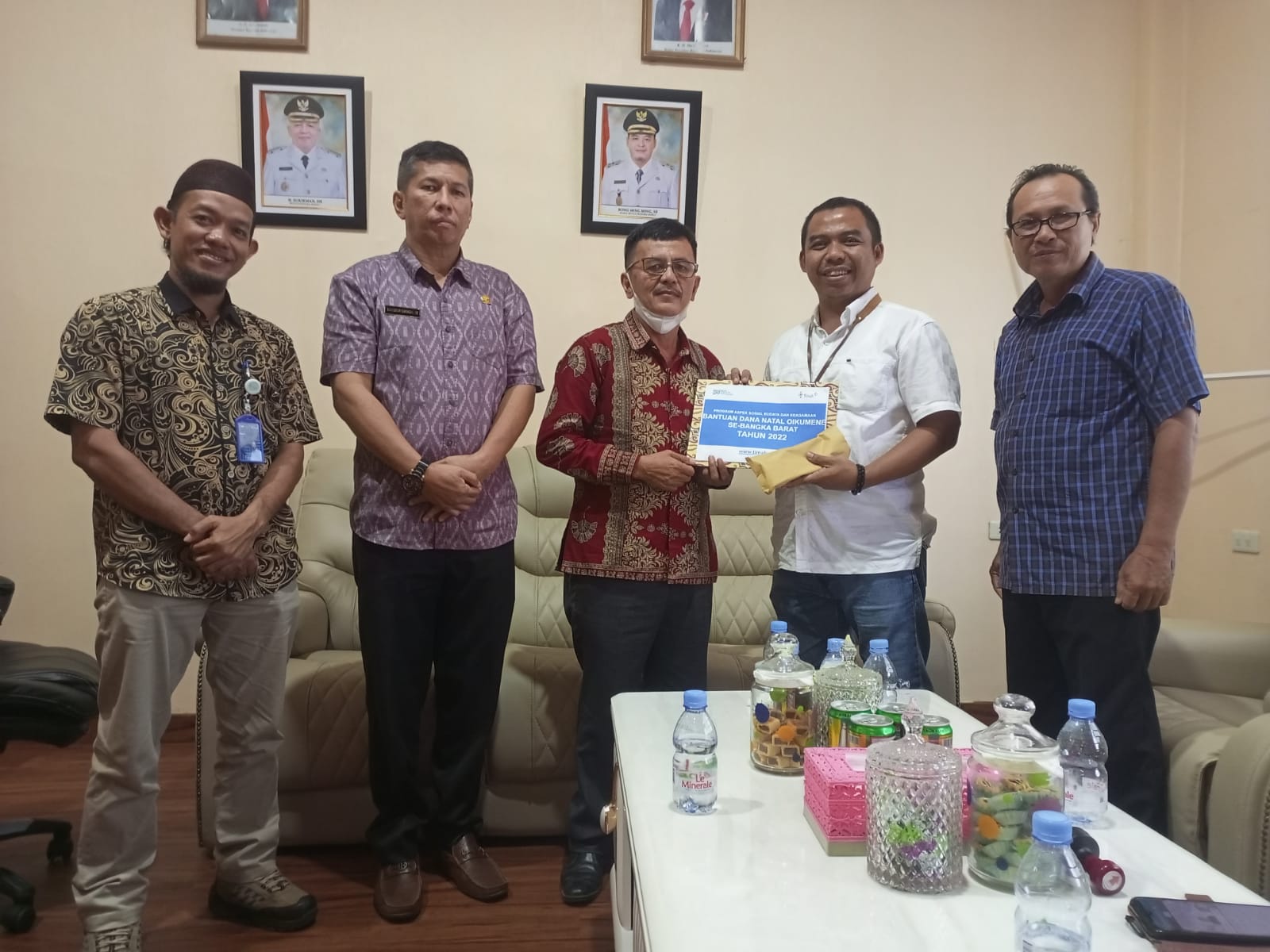 Dukung BAMAG LKKI Bangka Barat Gelar Natal Bersama, PT Timah Tbk Serahkan Bantuan