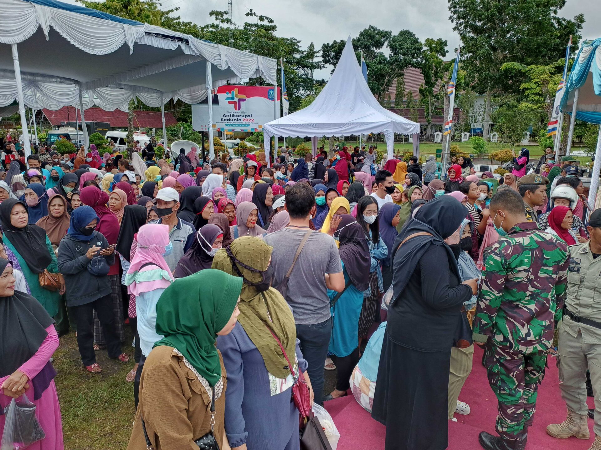 Stafsus Kementrian BUMN Disoraki Emak-emak