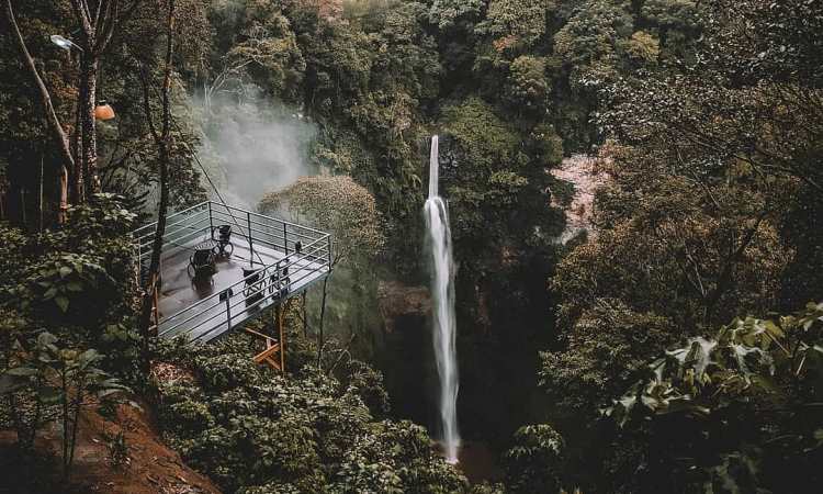 Destinasi Wisata Curug Cimahi, Pesona Air Terjun Cantik Nan Eksotis di Bandung