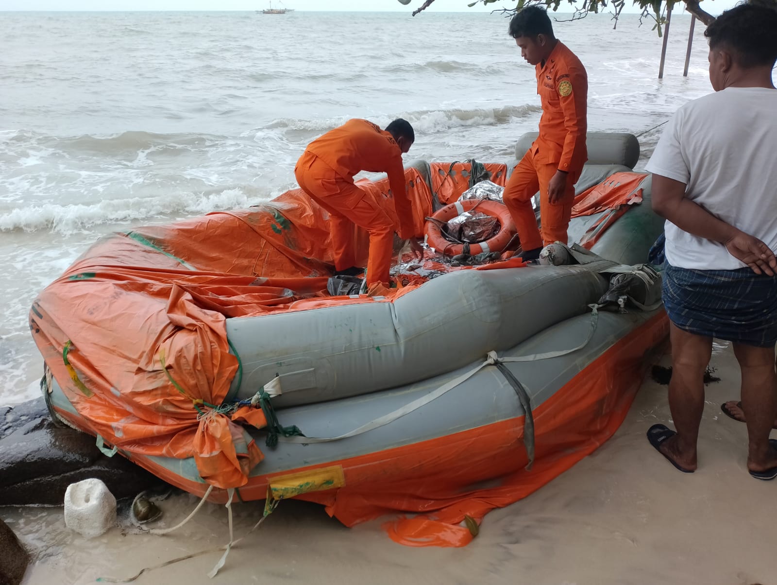 4 Kru Tugboat Muara Sejati Ditemukan di Laut Belitung
