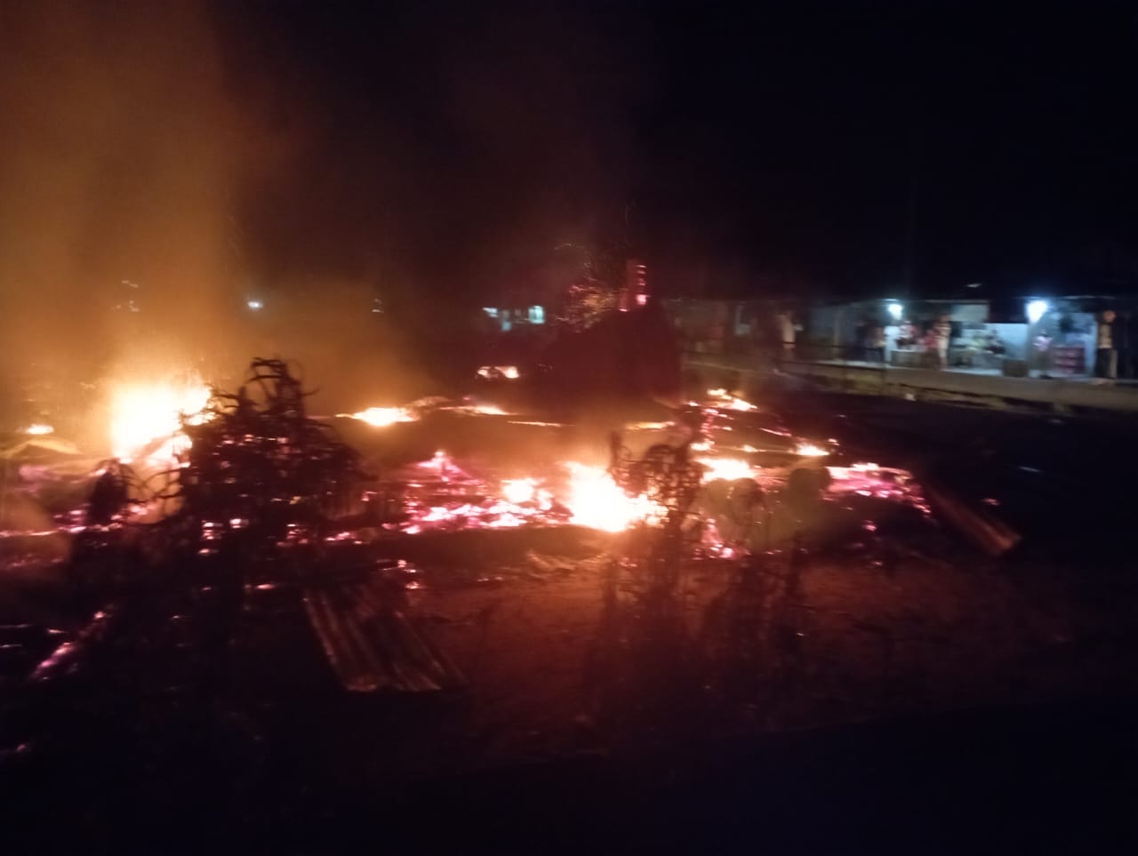 Sedang Terlelap Tidur, Sebuah Rumah di Desa Kemingking Ludes Terbakar