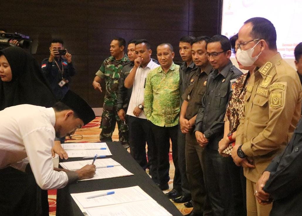 Bawaslu Lantik 63 Panwaslu Kelurahan/Desa se-Bangka Tengah