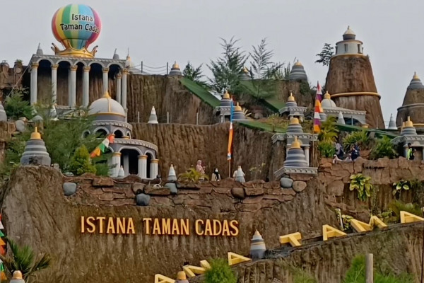 Istana Taman Cadas, Taman Pasir Negeri Dongeng di Cilegon 2023