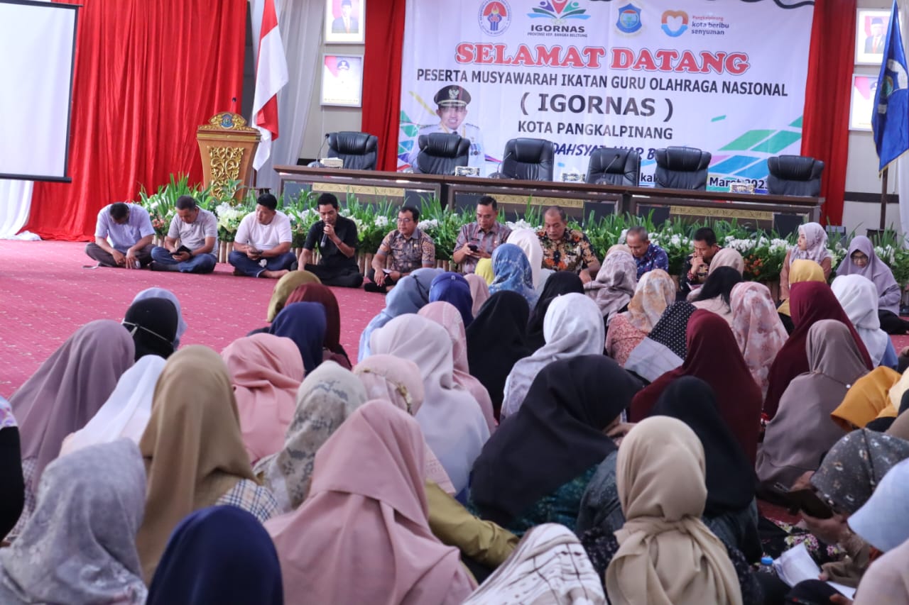 Resmi Jabat Sekda, Mie Go Kumpulkan Seluruh Pegawai Secara Lesehan