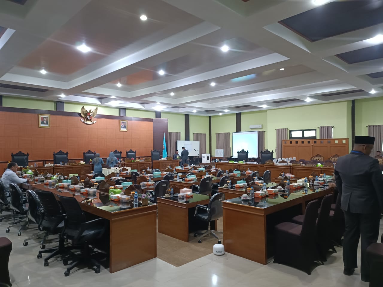 Rapat Pemilihan Wakil Bupati Bangka Tengah Molor