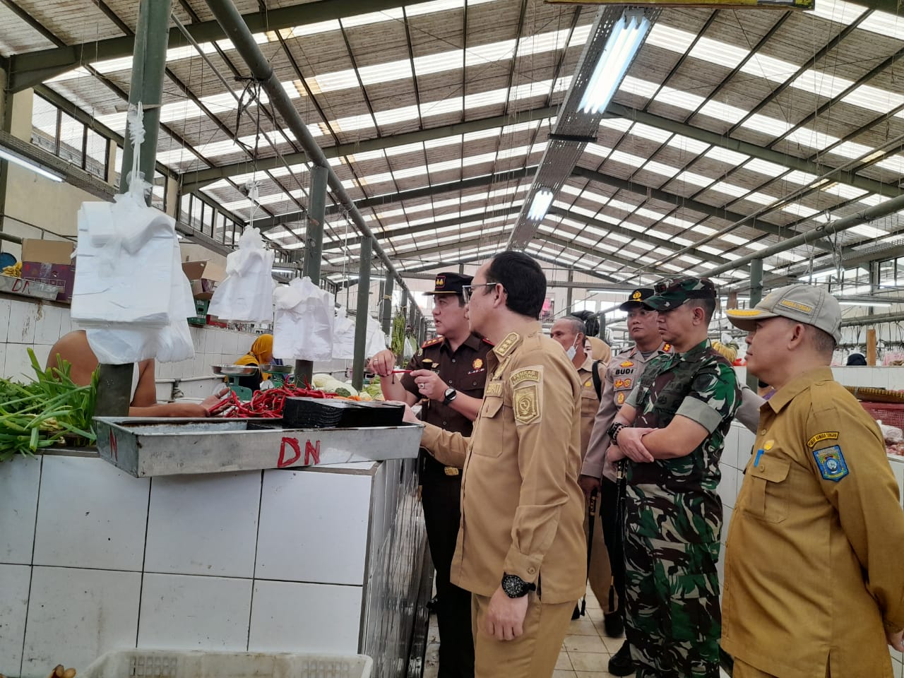 Sidak Pasar di Bulan Puasa, Bupati Bangka Dapati Harga Ikan dan Cabai Menurun
