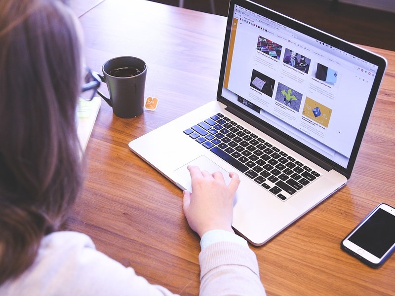 5 Cara Mengatasi Laptop Kemasukan Semut, Lakukan Langkah Ini!