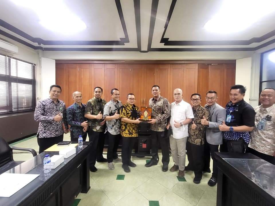 Gandeng Bakeuda Babel, Komisi II Konsolidasi ke Bapenda Jatim Terkait Raperda Pajak dan Retribusi