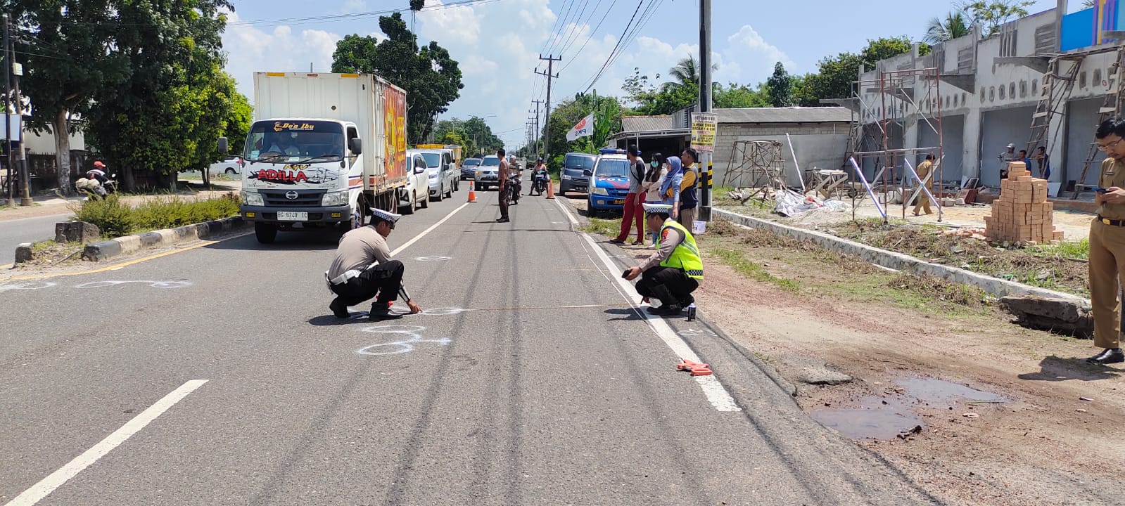 Tabrakan di Perempatan Kuala Baru, Seorang Pria Luka Berat