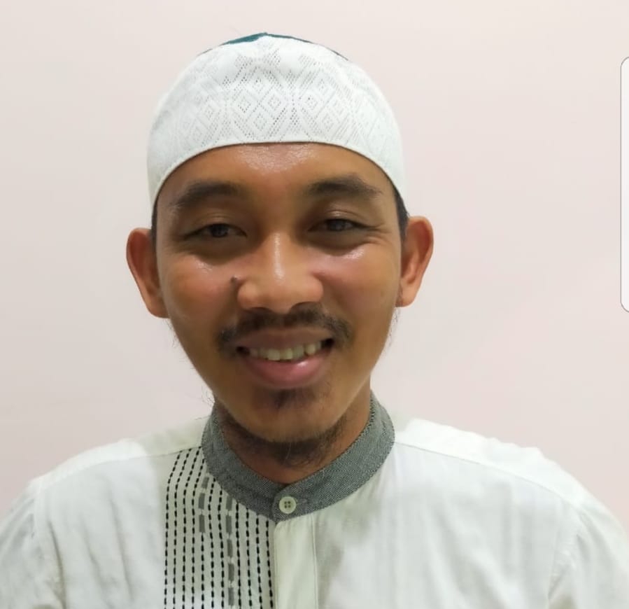Sebelum Ambil Formulir Calon Wakil Bupati, Apri Gelar Sajadah Hingga Dengar Nasihat Guru