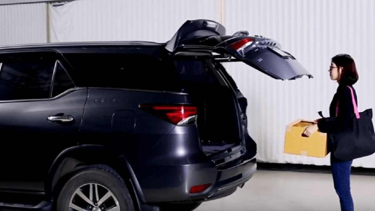 Inilah 2 Cara Mudah Membuka Bagasi Mobil, Tempat Simpan Barang Bawaan Jadi Aman