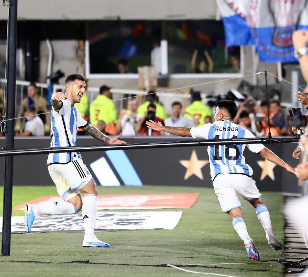 Tembakan Keras Pemain Juventus Getarkan Gawang Ernando Ari di Babak Pertama Indonesia vs Argentina