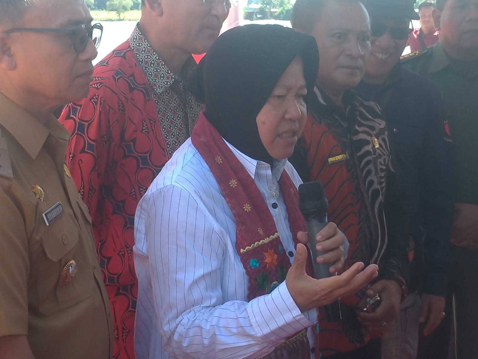 Pasang Alat Pemanggil Ikan, Risma: Nanti Ikan Yang Cari Nelayan