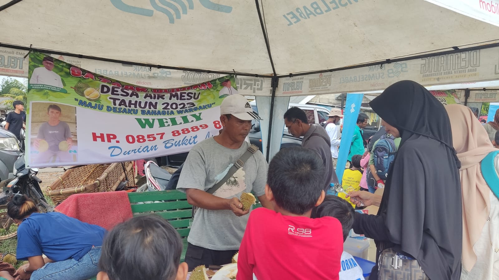 291 Buah Durian Habis Hanya Dalam 1 Jam