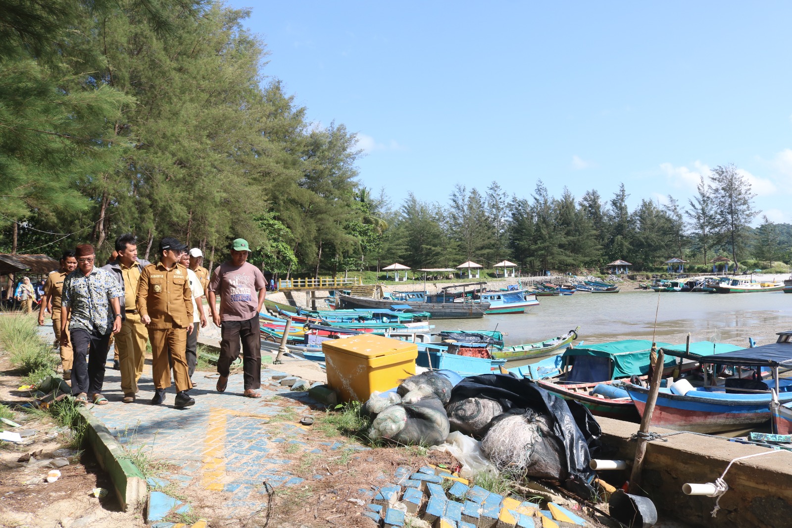 Nelayan Keluhkan Sulit Menambatkan Perahu di Muara Tanjung Gunung ke Bupati