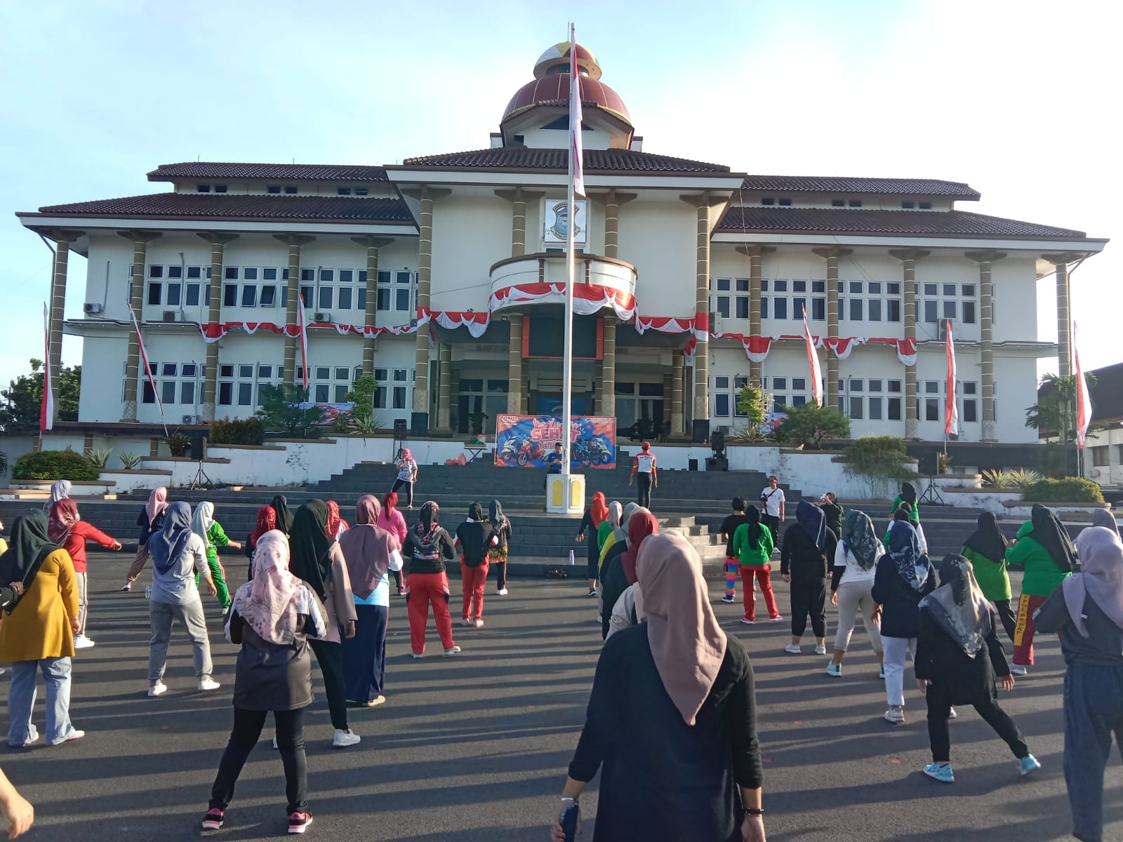 Senam Jumat Bahagia DWP Kota Pangkalpinang