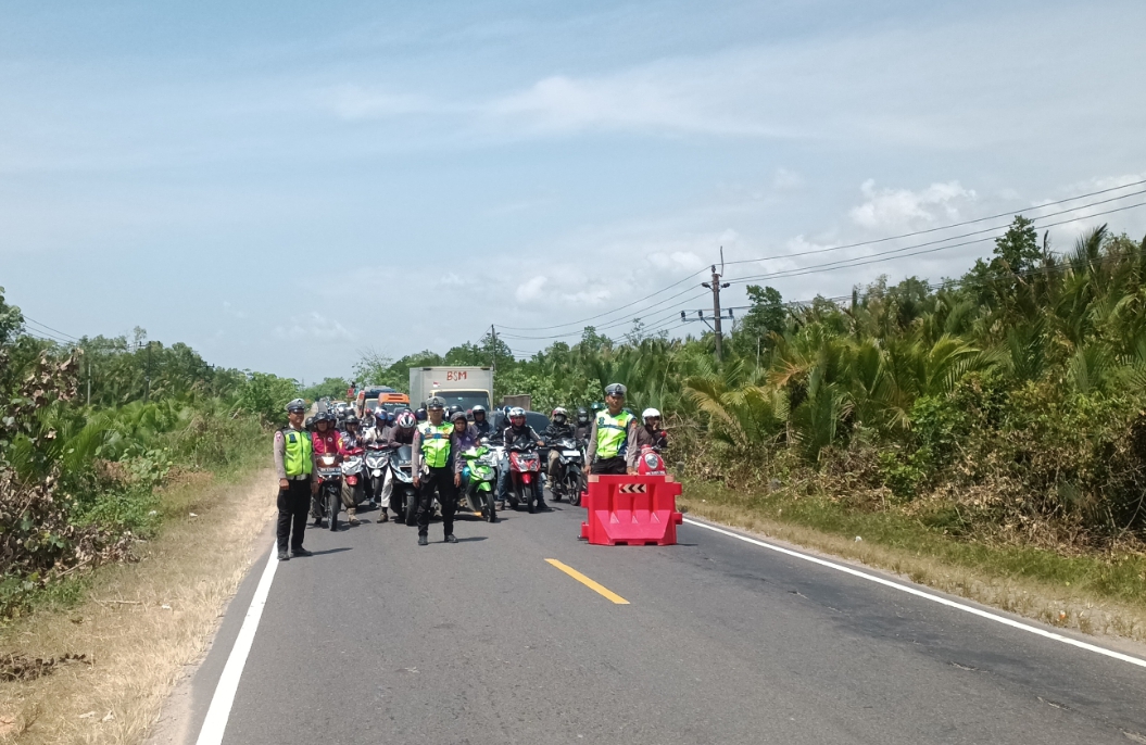 Gapura Batas Kabupaten Bangka Diresmikan, Pengguna Jalan Kepanasan