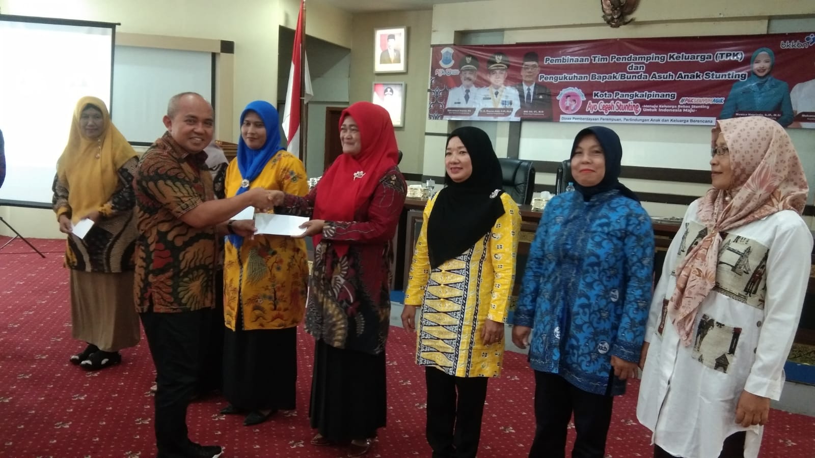 Molen Dikukuhkan Sebagai Bapak Asuh Anak Stunting