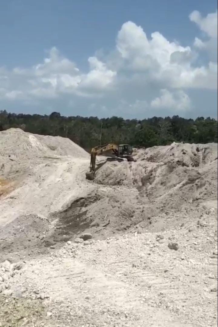Cangkul Bermesin Gali HL Busung China , LSM KPMP : Polda Babel & Polres Beltim Senggol Dong?