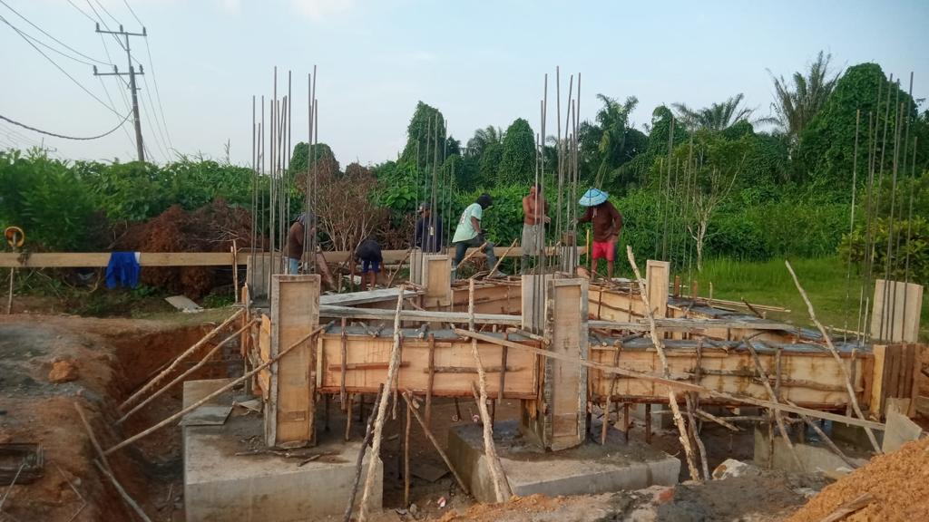 Gapura Rp 1,2 M di Desa Air Bara Baru Mencapai 40 Persen