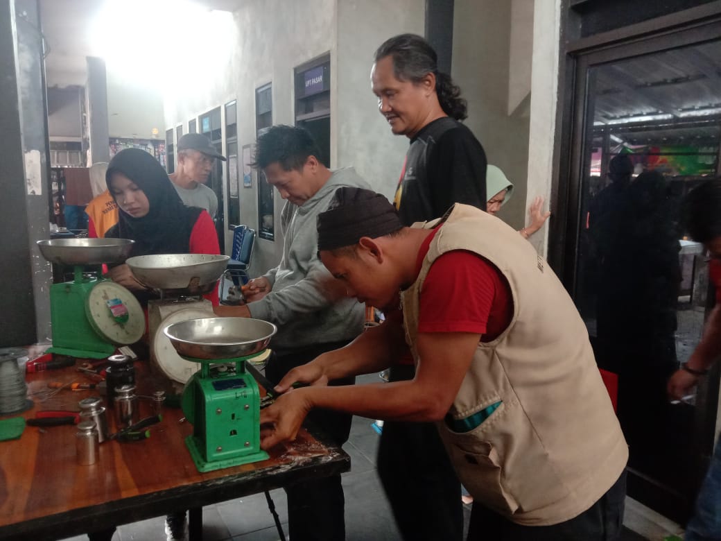 UPT Metrologi Bangka Selatan Sidak Pasar Toboali