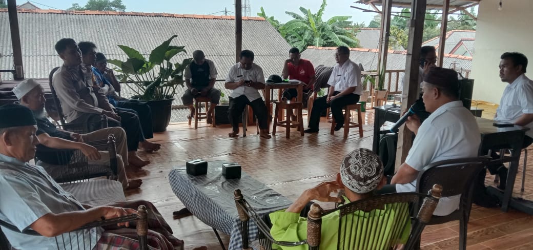 Sempat Dihentikan Warga, Pembangunan Cafetaria Kembali Dilanjutkan