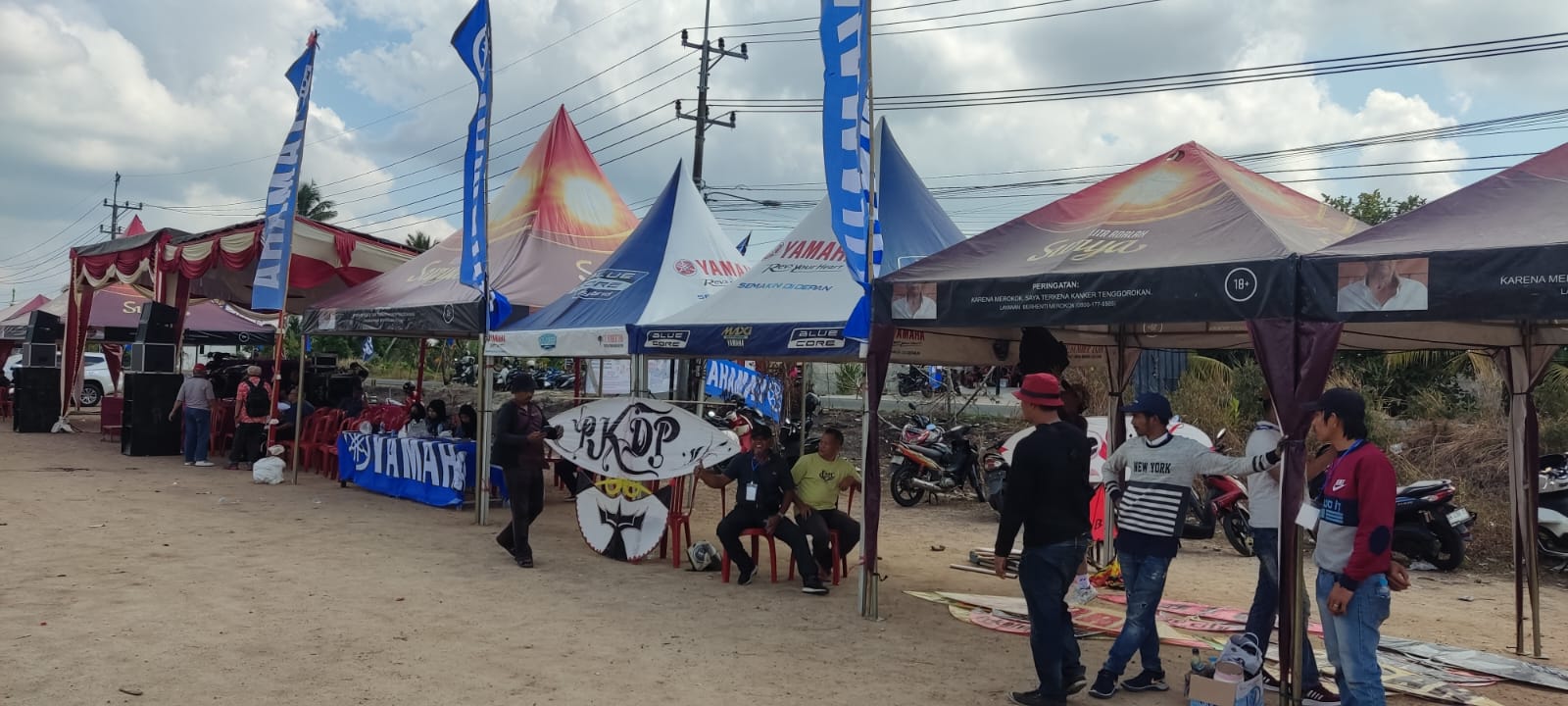 40 Layang-layang Goweng Hiasi Langit Pangkalpinang