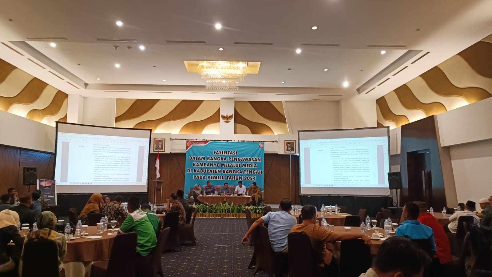 Bawaslu Bangka Tengah Sosialisasikan Aturan Pengawasan Melalui Media