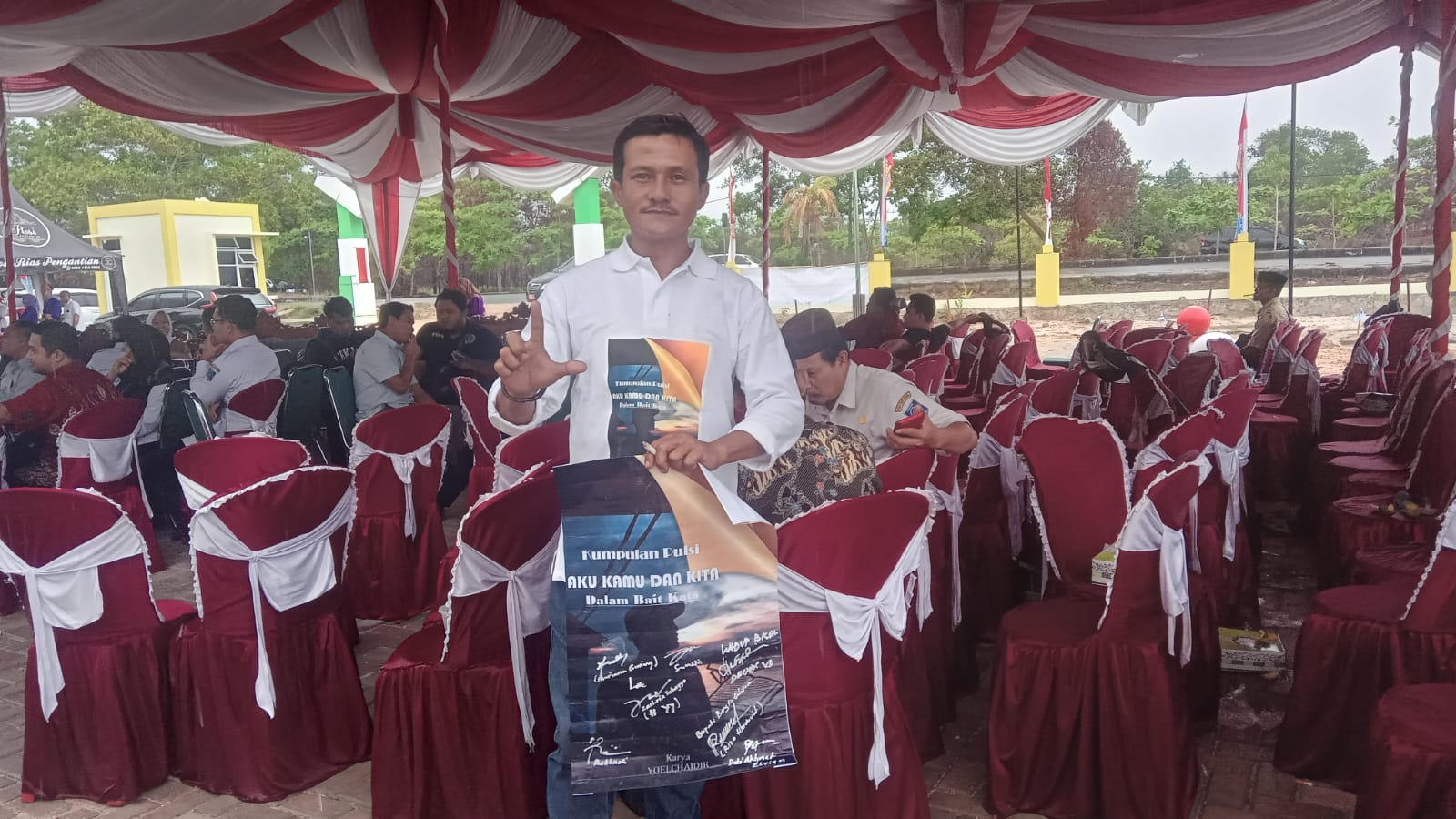 Pulang Kampung ke Toboali, Yoelchaidir Langsung Lounching Buku