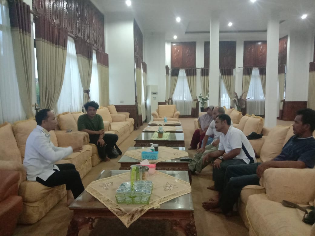 Minta Dukungan Bupati, Masyarakat Desa Batu Beriga Audiensi ke Rumah Dinas Algafry