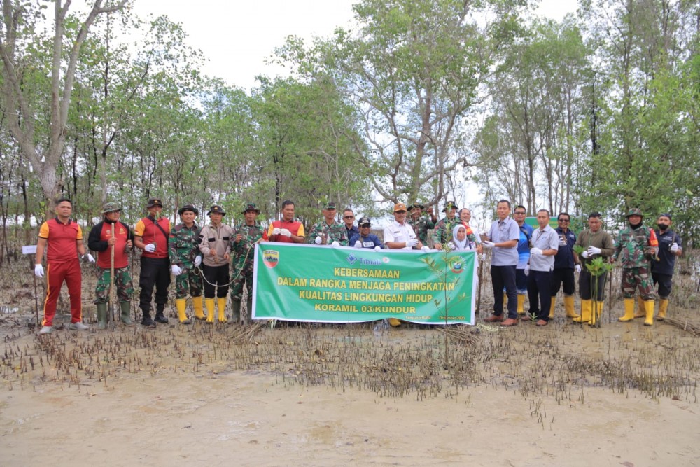 Danramil 03 Kundur Turut Tanami Mangrove