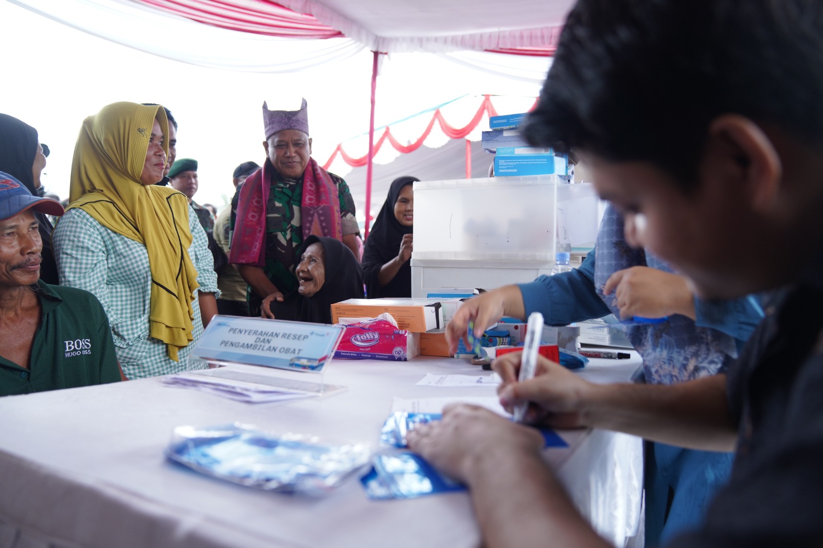 Dihadiri Pangkostrad, Mobil Sehat PT Timah Diserbu Masyarakat Desa Beriga