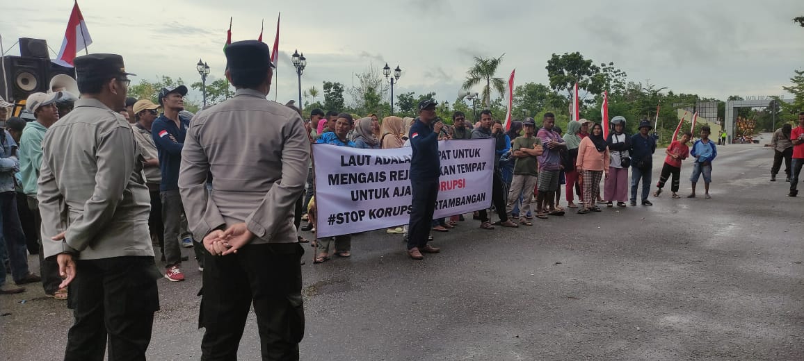 Aksi Damai: Laut Tempat Mengais Rezeki Bukan Korupsi