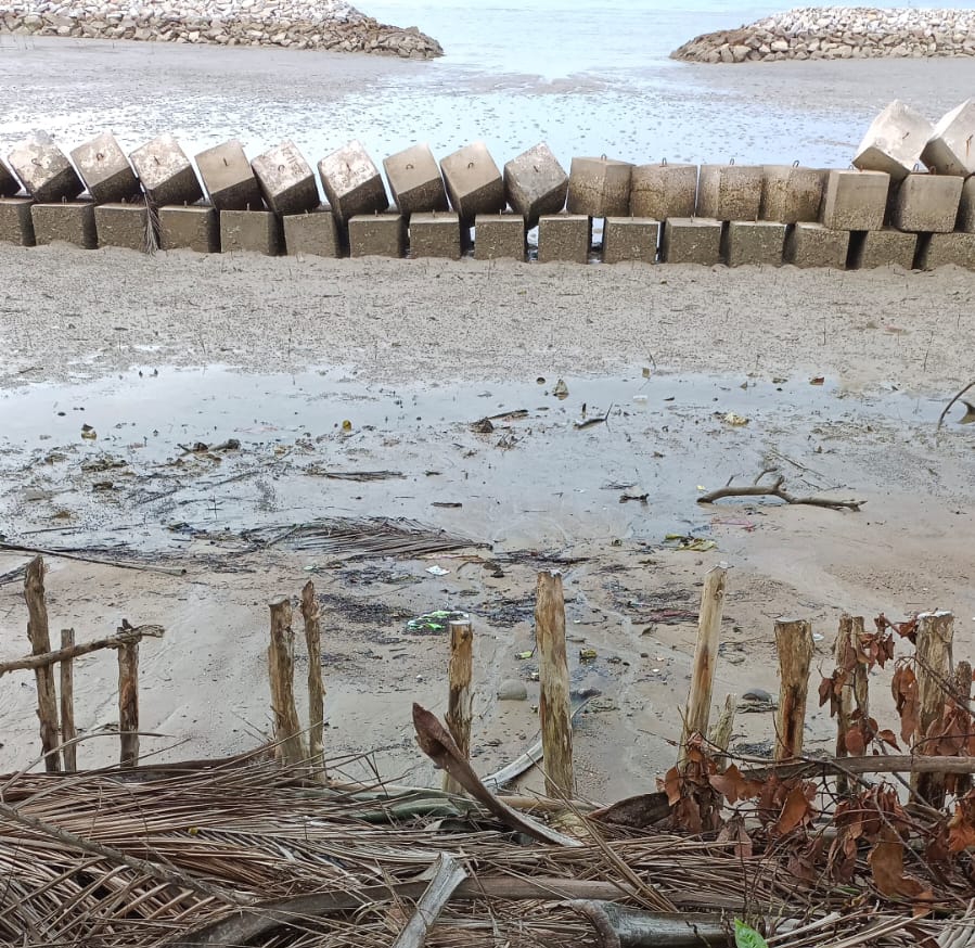 Talud Terlalu Renggang, Rumah Warga Desa Penyak Alami Abrasi