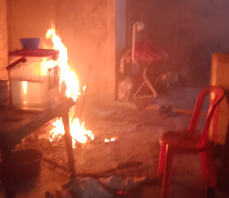 Penghujung Tahun, Rumah Anjang Hangus Terbakar