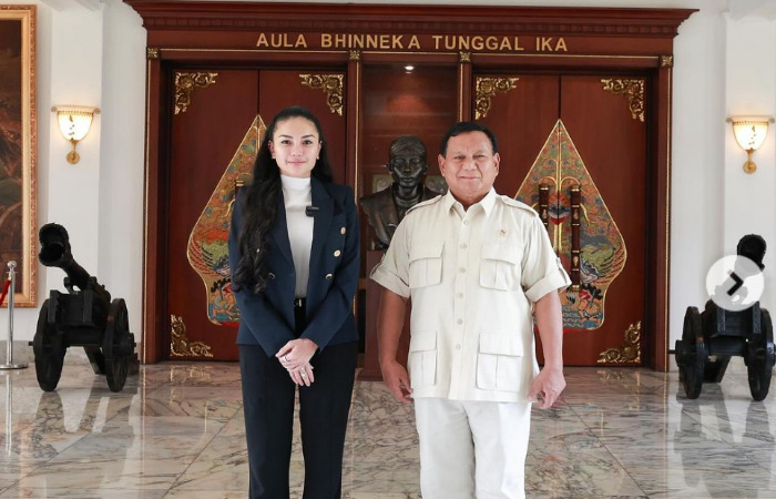 Artis Nikita Mirzani Pamer Foto Bareng Prabowo Subianto, Netizen: Cocok