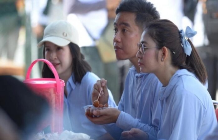 Jalan Sehat di Batulicin Kalsel, Gibran Rakabuming Santai Jajan Cilok