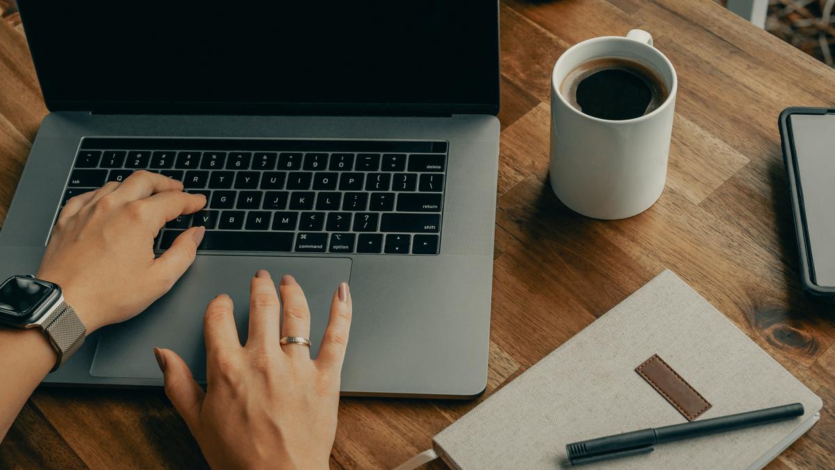 5 Kenali Penyebab Kursor Laptop Bergerak Sendiri, Begini Solusi Paling Ampuh!