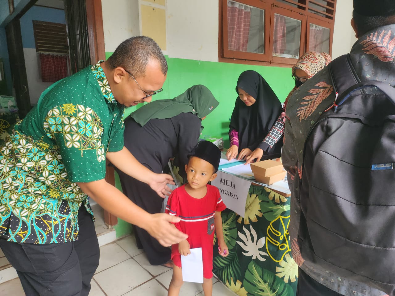 Lazismu Bateng Sunat 41 Anak