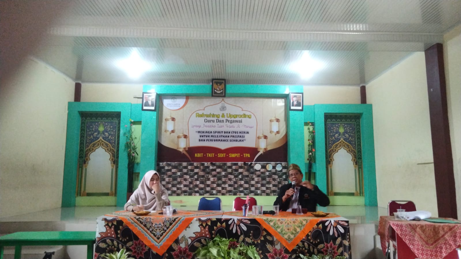 Guru dan Pegawai Al-Mansyur Di-refresh dan Upgrade