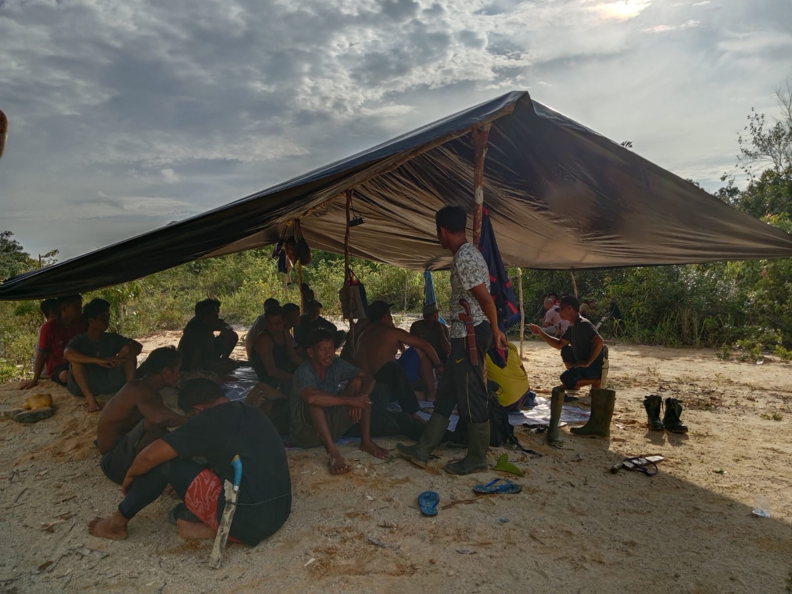 Warga Cari Tangan Arjo