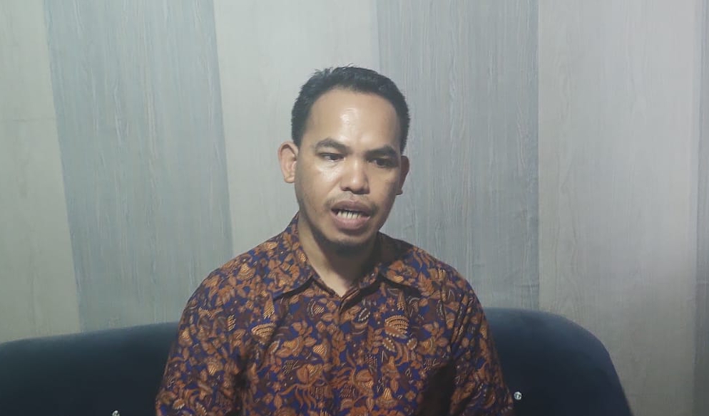 Tak Hadiri Undangan Bawaslu, Anggota KPU Bangka Tengah Justru Asik Makan Durian