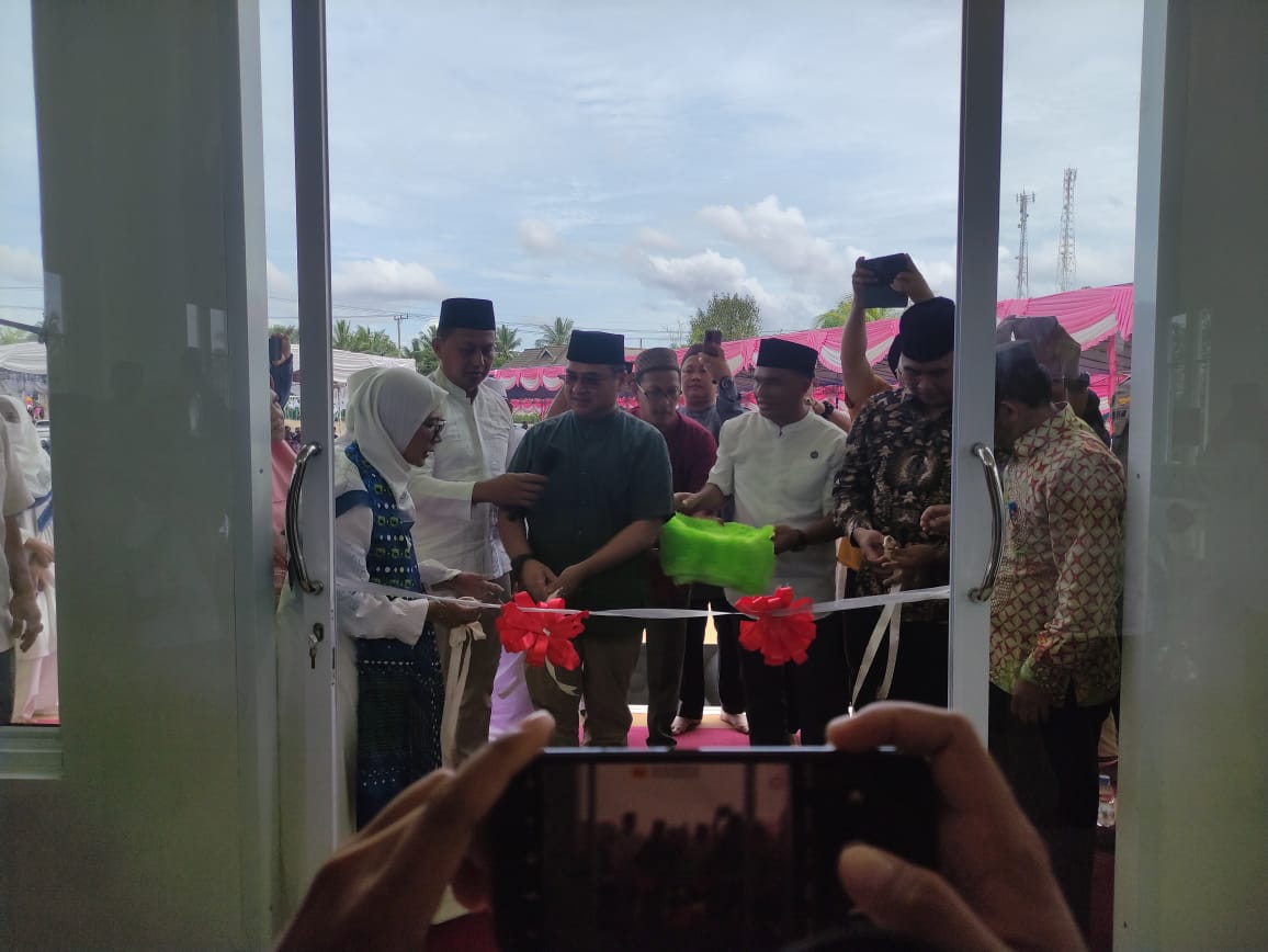 Kades Bikang Borong Nanas dan UMKM untuk Peresmian Masjid Jamik Arroikhan