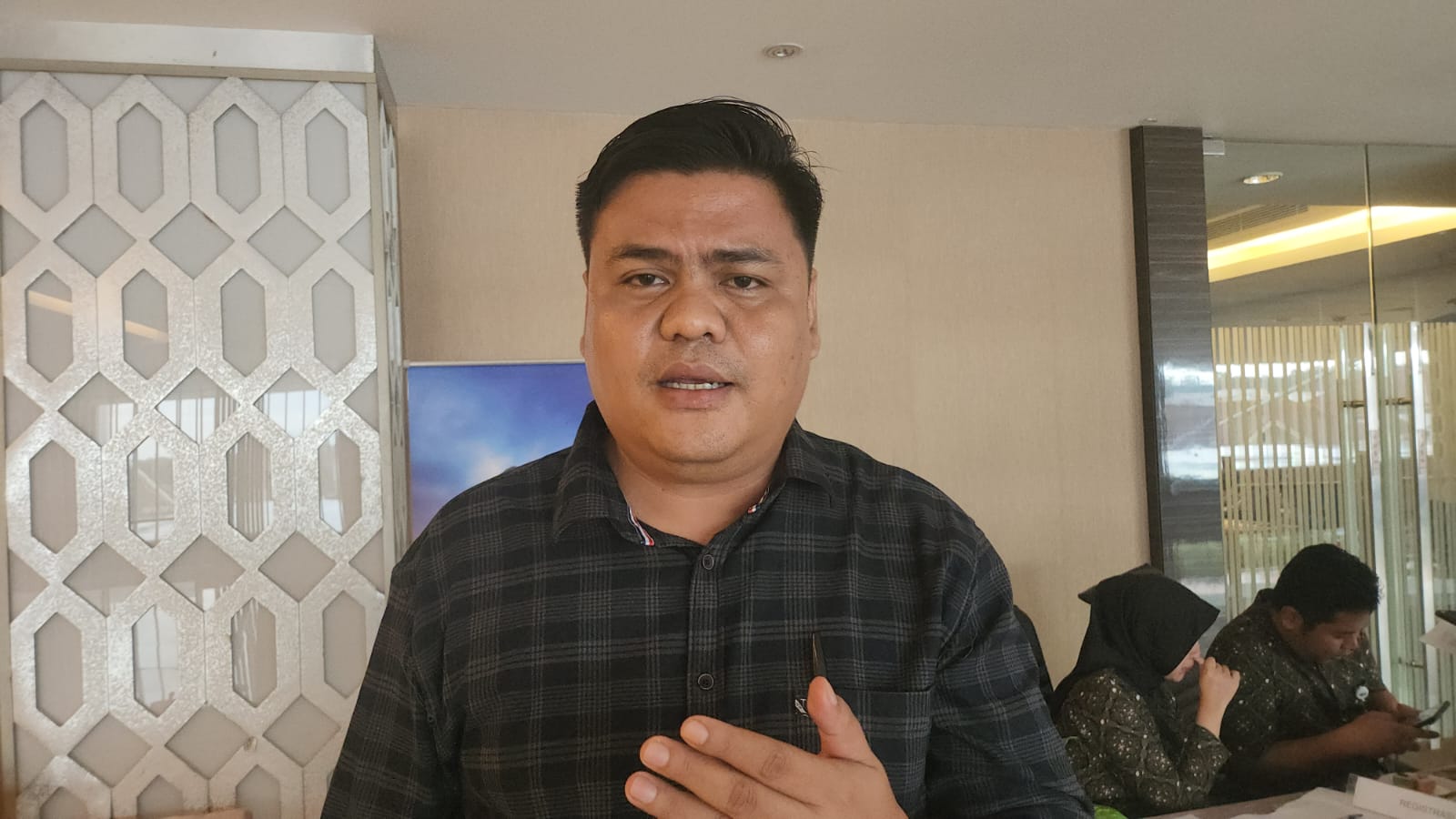 Kades Kecam PLN ULP Koba, Pergeseran KWh Meter Warganya Tak Kunjung Selesai