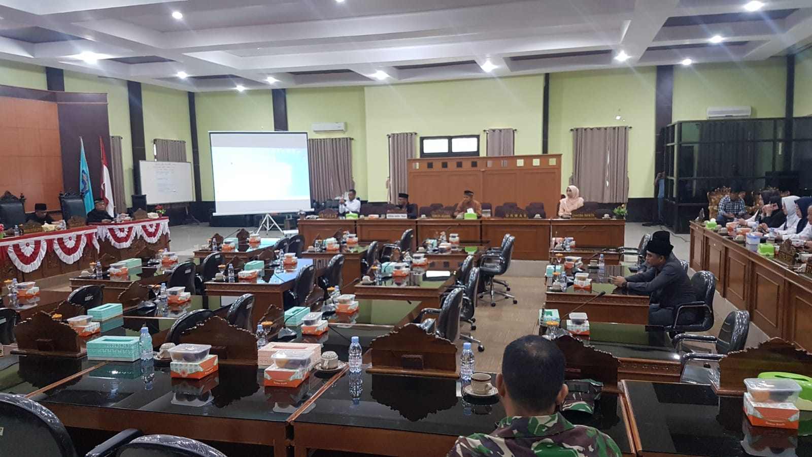 Hanya Dihadiri Lima Anggota, Rapat Paripurna DPRD Bangka Tengah Ditunda
