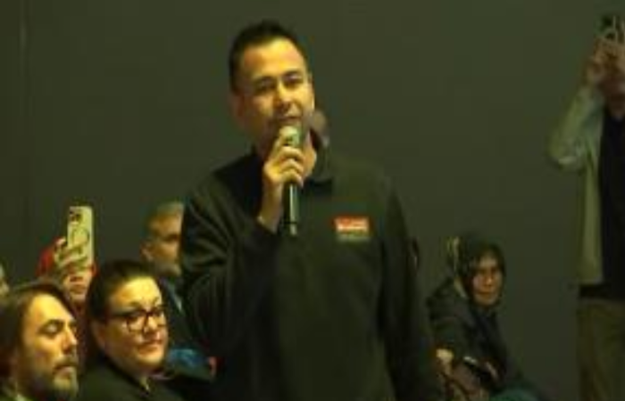 Raffi Ahmad Berbicara Bahasa Inggris di Depan Valentino Rossi, Gigi Tersenyum