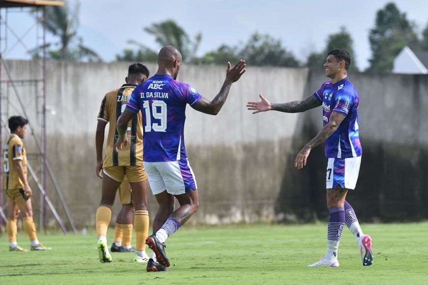 Persib Menang 3-0 dari Dewa United