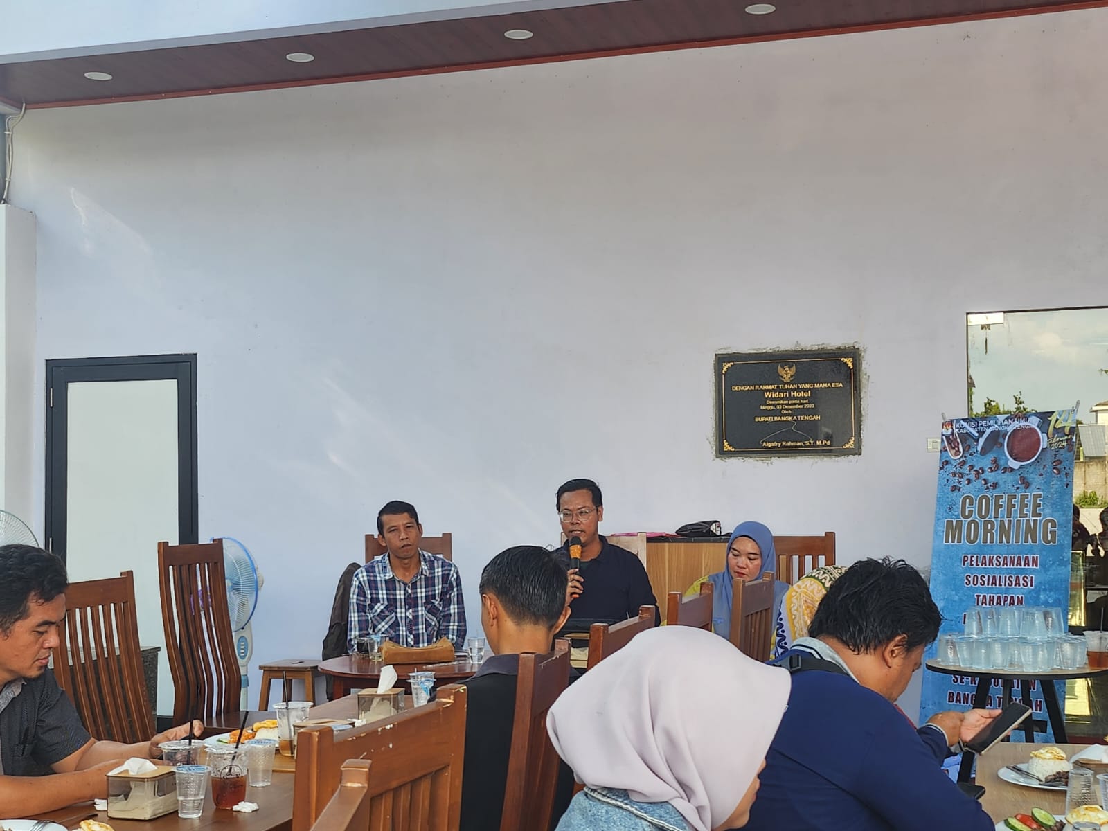 Jelang Masa Tenang, KPU Bangka Tengah Gelar Coffee Morning Bersama Wartawan