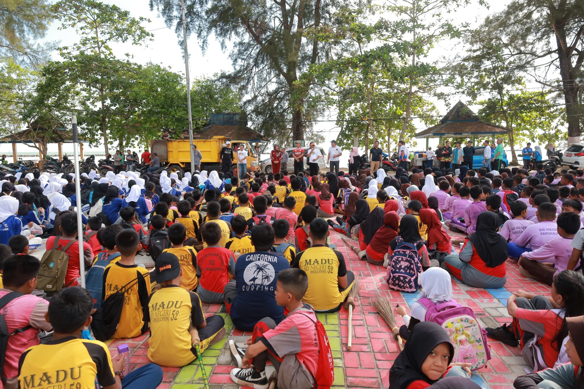 Lusje Edukasi Siswa Terkait Gotongroyong