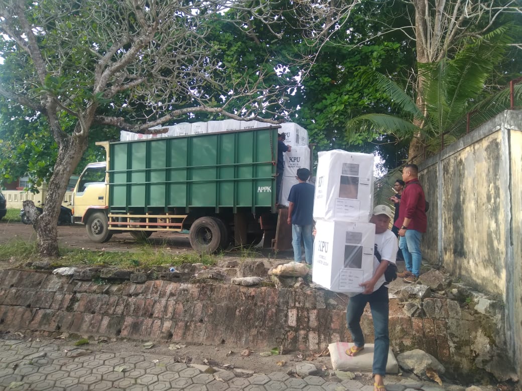 Tiga Kecamatan Belum Kembalikan Logistik Kotak Suara, Bawaslu Bangka Tetap Awasi